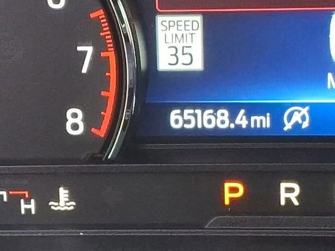 Used 2021 Ford Explorer XLT w/ Equipment Group 202A image 31