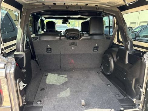 Used 2020 Jeep Wrangler Unlimited Sahara AWD/4WD image 6