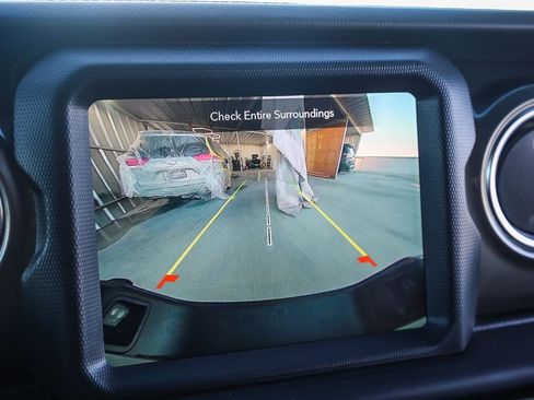 Certified 2023 Jeep Gladiator Overland image 24