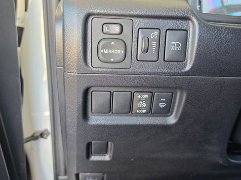 Used 2022 Toyota 4Runner SR5 Premium w/ Moonroof Package AWD/4WD image 34