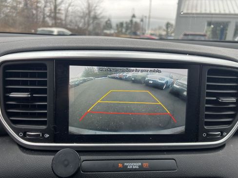 Used 2020 Kia Sportage LX image 15