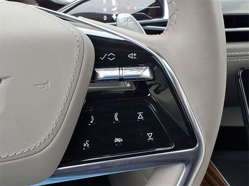 Certified 2025 Cadillac Escalade Premium Luxury Platinum image 27