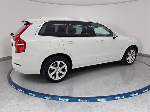 Used 2021 Volvo XC90 T5 Momentum image 5