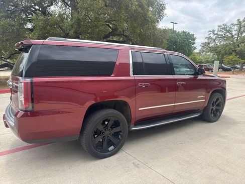 Used 2018 GMC Yukon XL Denali image 5