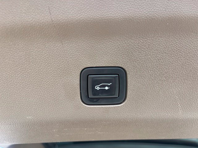 Used 2021 GMC Yukon XL Denali w/ Denali Ultimate Package AWD/4WD image 8