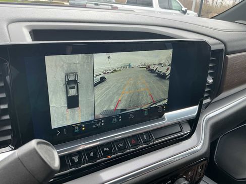 Used 2024 Chevrolet Silverado 3500 High Country image 13