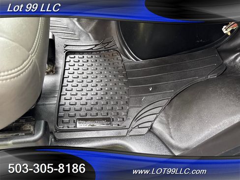 Used 2019 Chevrolet Express 3500 w/ Driver Convenience Package image 44