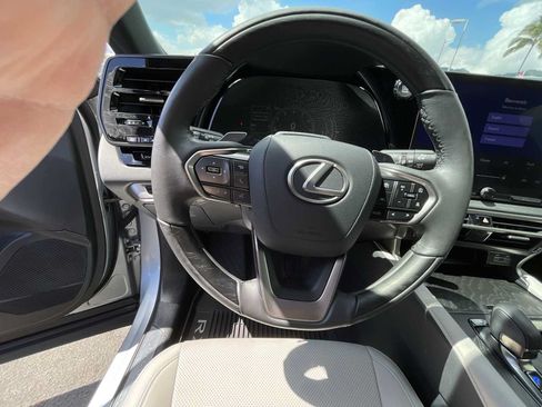 Used 2024 Lexus RX 350 Premium FWD image 11