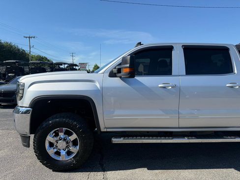Used 2015 GMC Sierra 3500 SLE w/ SLE Preferred Package AWD/4WD image 5