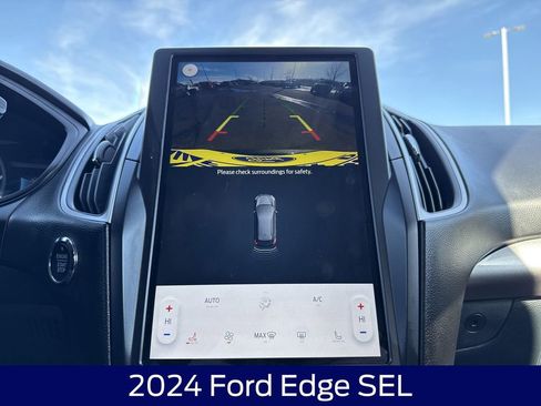 Used 2024 Ford Edge SEL image 22