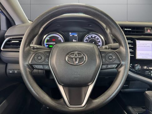Used 2019 Toyota Camry LE FWD image 2
