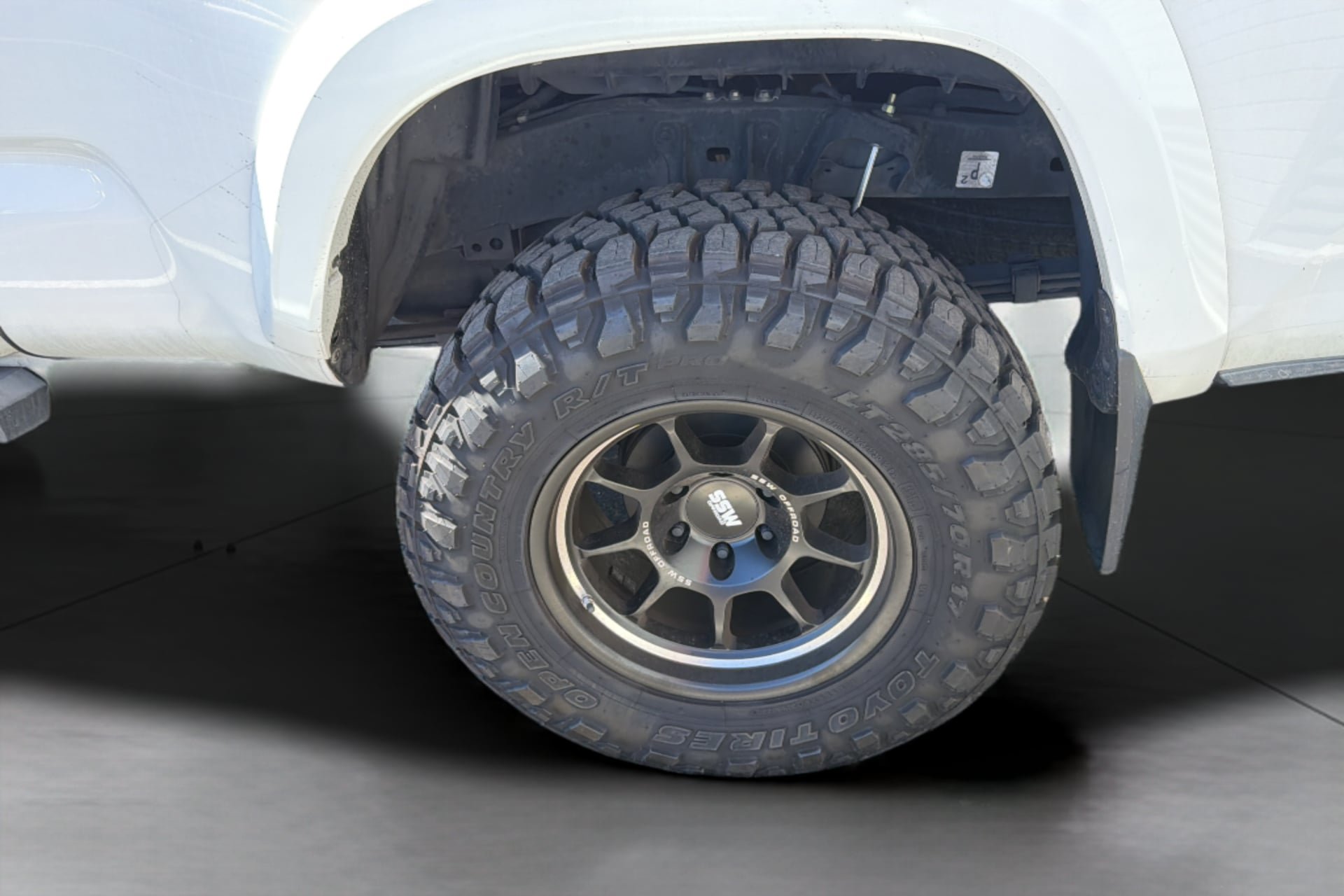 Used 2018 Toyota Tacoma TRD Sport RWD image 31