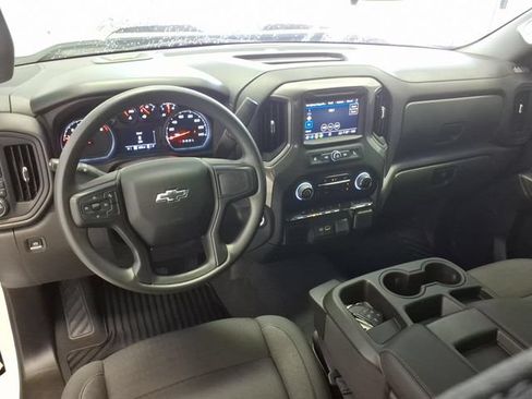 Used 2025 Chevrolet Silverado 1500 Custom Trail Boss AWD/4WD image 17
