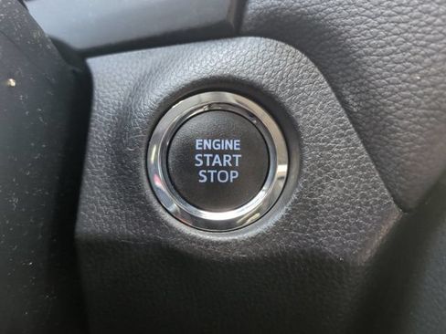 Used 2021 Toyota RAV4 XLE FWD image 24
