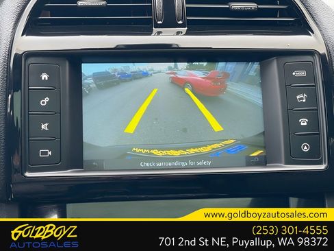 Used 2018 Jaguar F-PACE Premium image 31