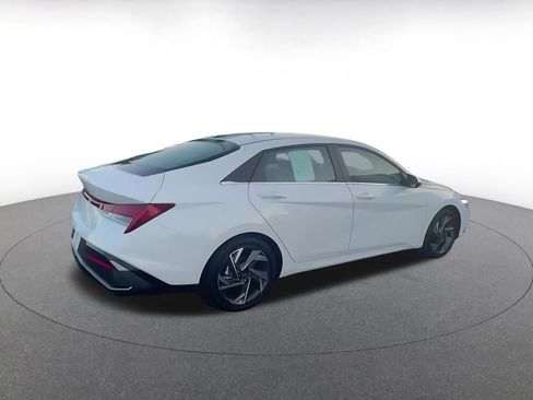 Used 2025 Hyundai Elantra Limited image 15