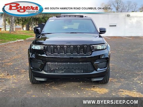 New 2025 Jeep Grand Cherokee Altitude image 36