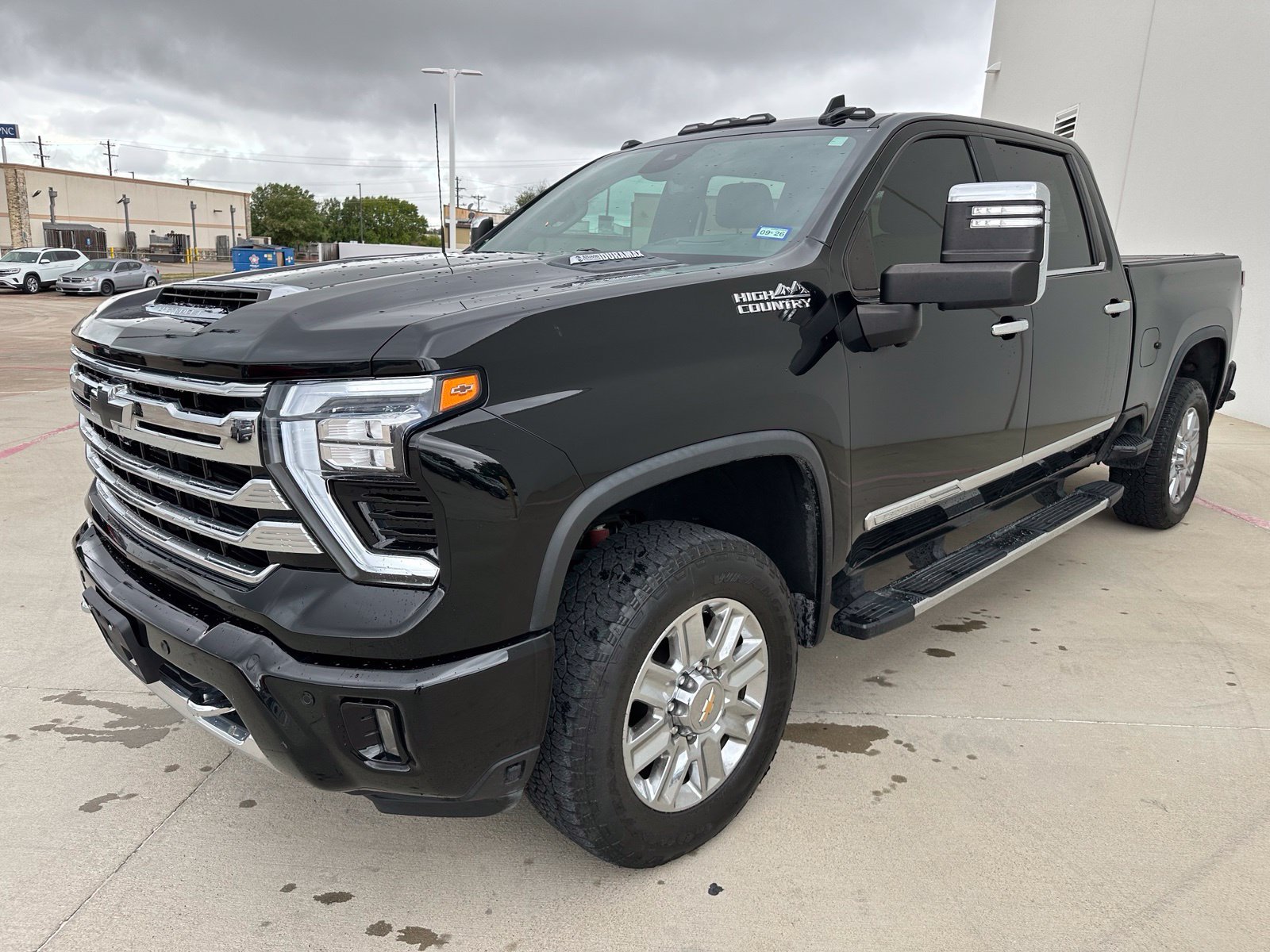 Used 2024 Chevrolet Silverado 2500 High Country w/ High Country Premium Package AWD/4WD image 3