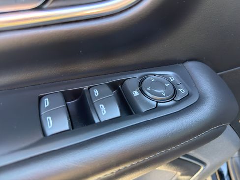 Used 2022 GMC Yukon SLE w/ Gmc Pro Safety Plus Package image 12