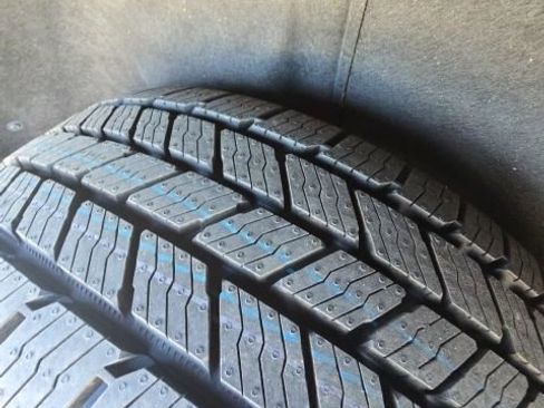 Used 2023 Chevrolet Traverse RS w/ LPO, Floor Liner Package AWD/4WD image 13