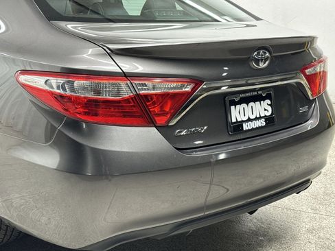 Used 2017 Toyota Camry SE image 30