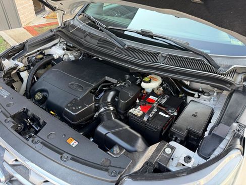 Used 2016 Ford Explorer XLT image 47