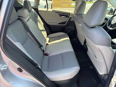 Used 2023 Toyota RAV4 XLE Premium image 20