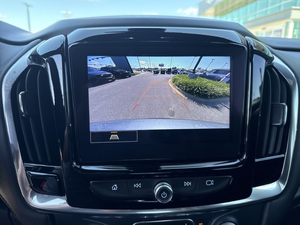 Used 2023 Chevrolet Traverse LT FWD image 25