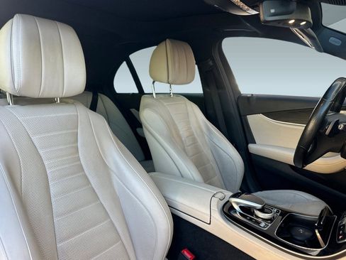 Used 2017 Mercedes-Benz E 300 4MATIC image 32