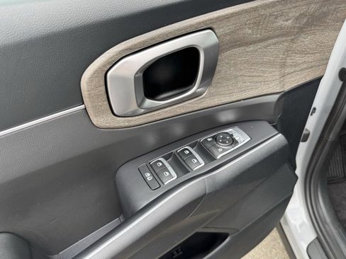 Used 2023 Kia Sorento EX image 14