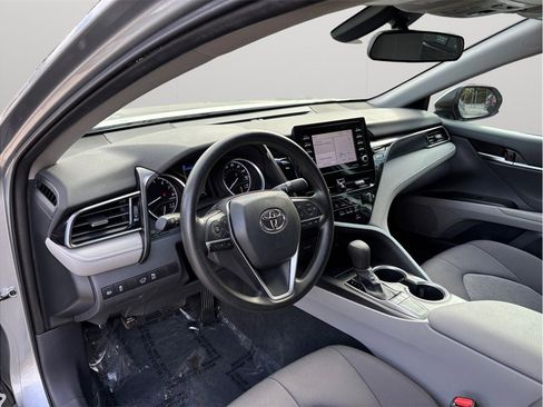 Used 2022 Toyota Camry LE image 6