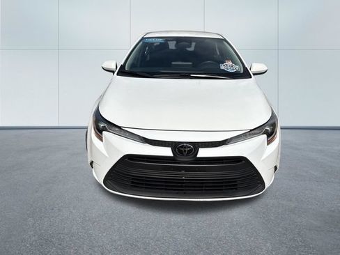 Used 2025 Toyota Corolla LE FWD image 6