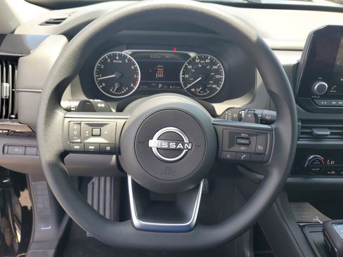 New 2025 Nissan Pathfinder S image 16