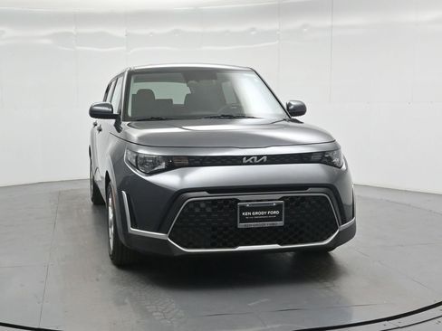 Used 2023 Kia Soul LX w/ Option Group 015 FWD image 22