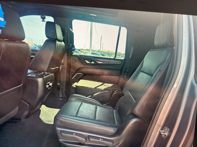 Used 2022 GMC Yukon XL Denali RWD image 11