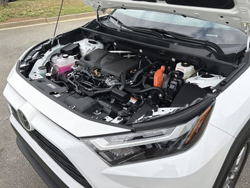 Certified 2025 Toyota RAV4 XLE w/ Convenience Package image 12