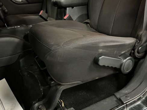 Used 2015 Jeep Wrangler Unlimited Sport w/ Max Tow Package AWD/4WD image 17