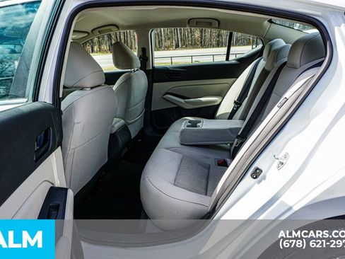 Used 2025 Nissan Altima 2.5 SV image 21