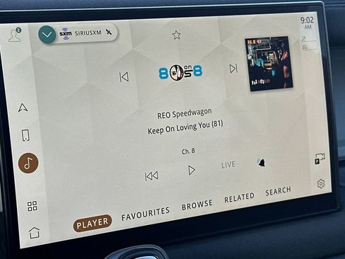 Used 2023 Land Rover Defender 130 X-Dynamic SE image 20