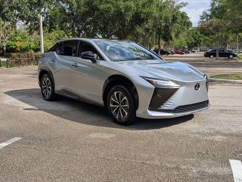 Used 2025 Lexus RZ 300e w/ Accessory Package (Z1) image 3