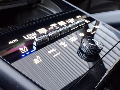 New 2026 Porsche Cayenne GTS image 14