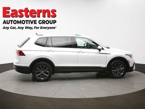 Used 2023 Volkswagen Tiguan SE image 42