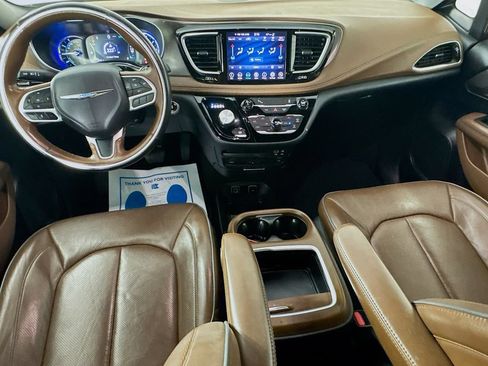 Used 2020 Chrysler Pacifica Limited FWD image 26