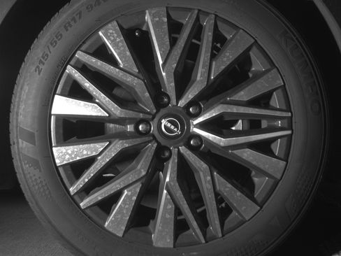 Used 2025 Nissan Altima 2.5 SV image 13