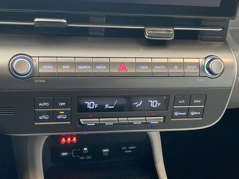 Used 2025 Hyundai Kona SEL image 19