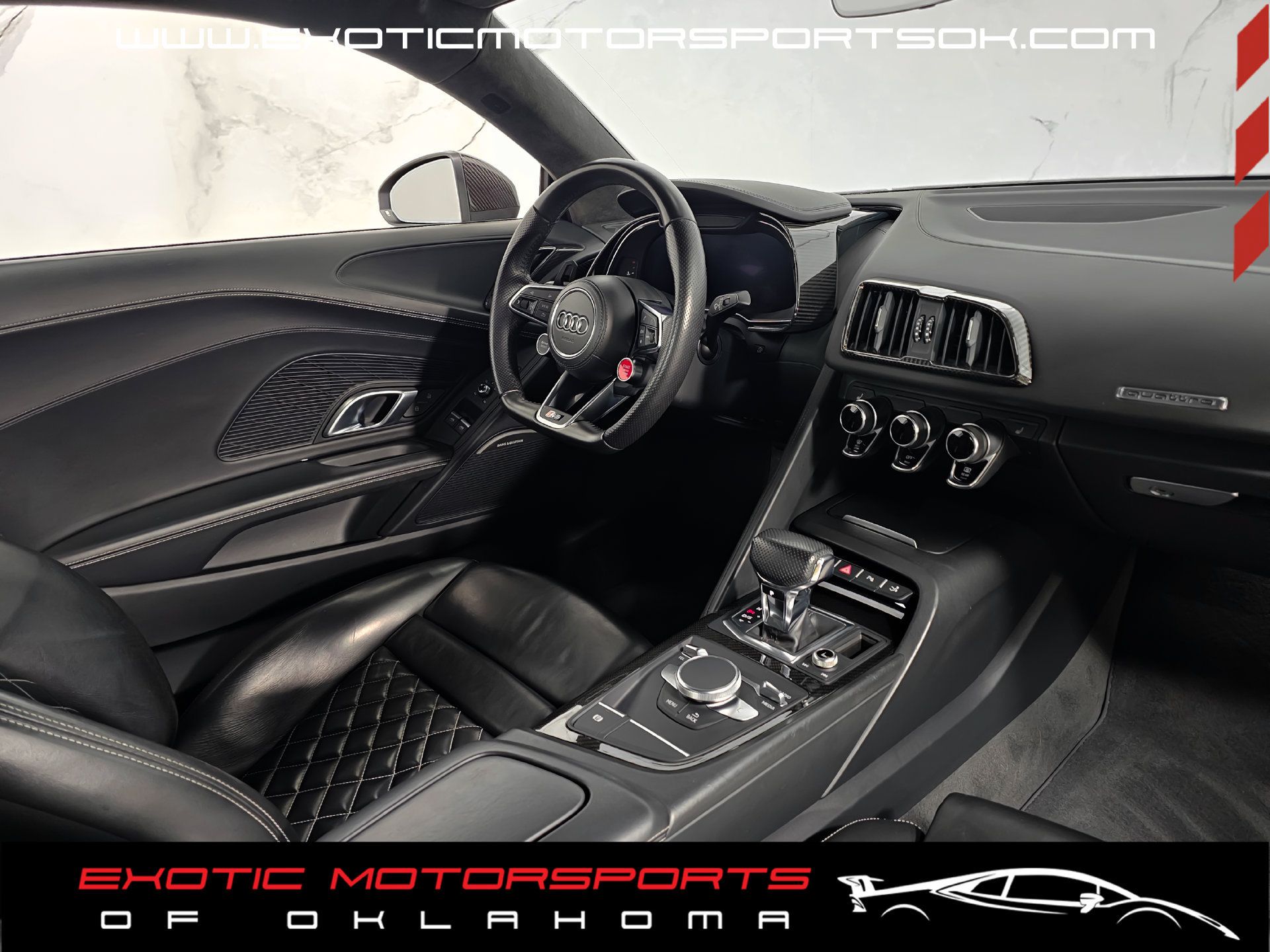 Used 2017 Audi R8 V10 w/ Carbon Exterior Package AWD/4WD image 16