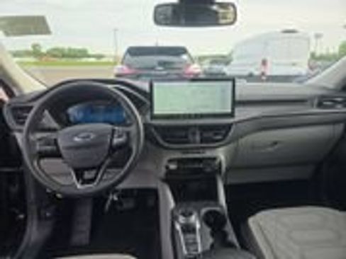 Used 2023 Ford Escape Platinum w/ Premium Technology Package AWD/4WD image 5