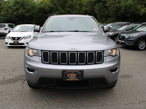 Used 2017 Jeep Grand Cherokee Laredo w/ Quick Order Package 23E image 3