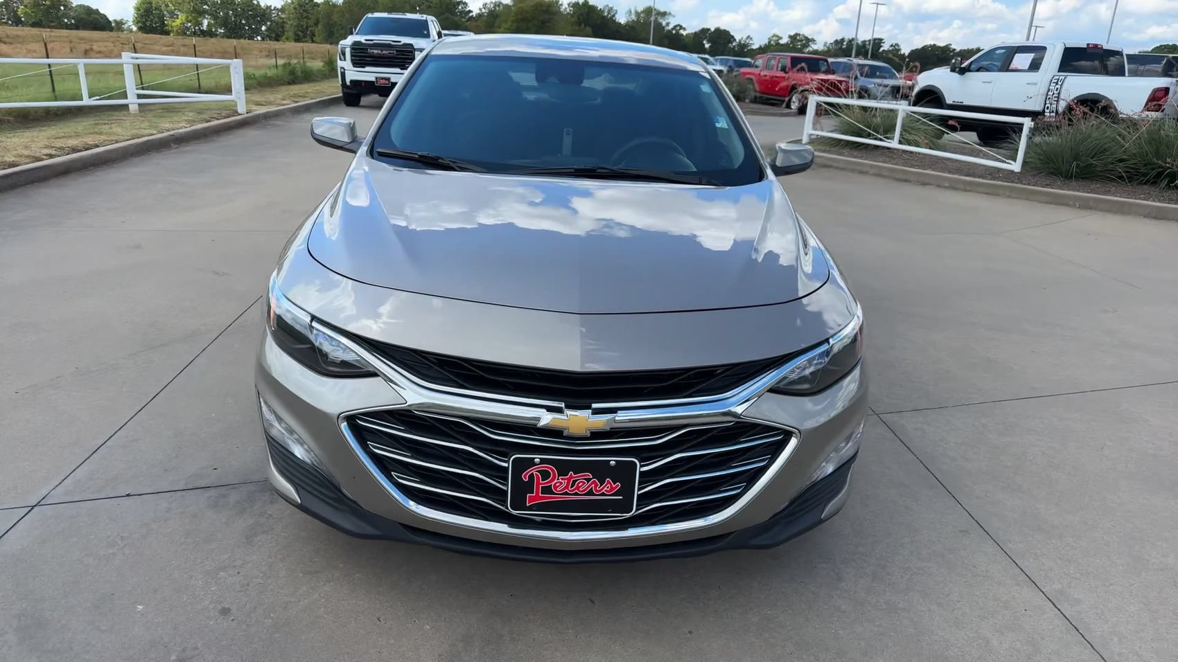Used 2025 Chevrolet Malibu LT FWD image 4