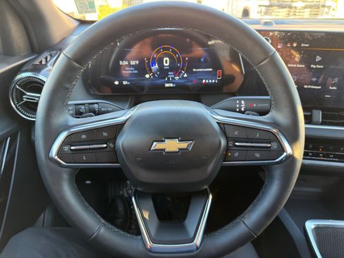 Used 2025 Chevrolet Equinox LT image 27